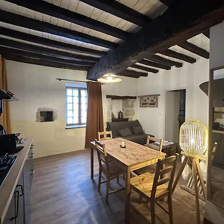 Holiday home Sejour Inoubliable Au Coeur D'un Chateau Medieval Avec Piscine Et Activites En Famille - Fr-1-489-503 *