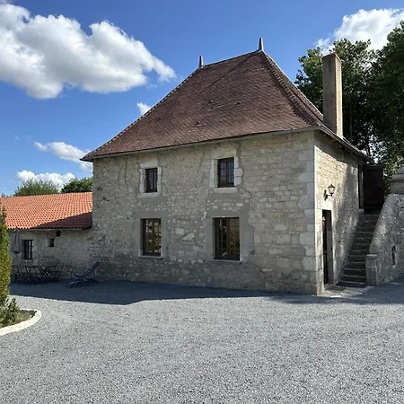 Sejour Inoubliable Au Coeur D'un Chateau Medieval Avec Piscine Et Activites En Famille - Fr-1-489-503 Vicq (Allier)