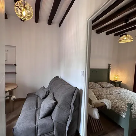 Holiday home Sejour Inoubliable Au Coeur D'un Chateau Medieval Avec Piscine Et Activites En Famille - Fr-1-489-503