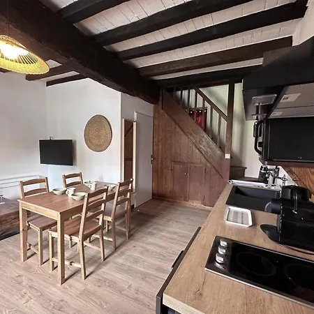 Holiday home Sejour Inoubliable Au Coeur D'un Chateau Medieval Avec Piscine Et Activites En Famille - Fr-1-489-503 *