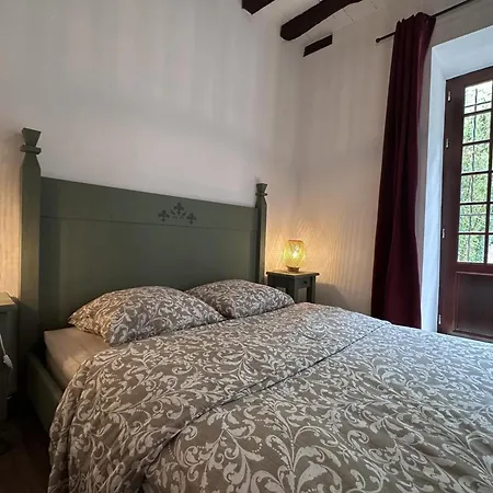 Holiday home Sejour Inoubliable Au Coeur D'un Chateau Medieval Avec Piscine Et Activites En Famille - Fr-1-489-503